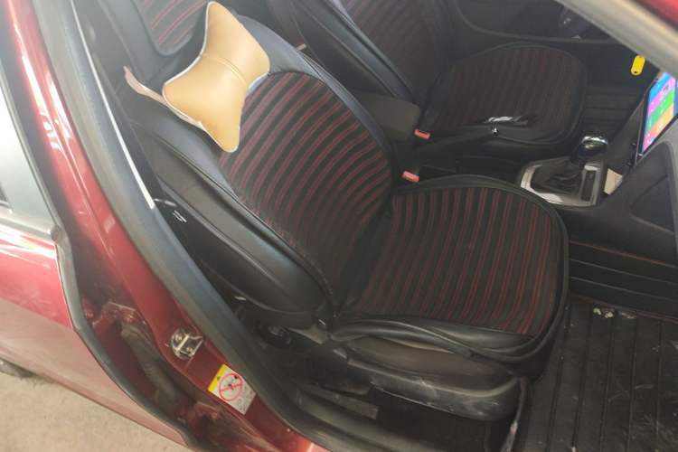 Used Volkswagen Gran Lavida 2013 1.6L Automatic Fashion Model
