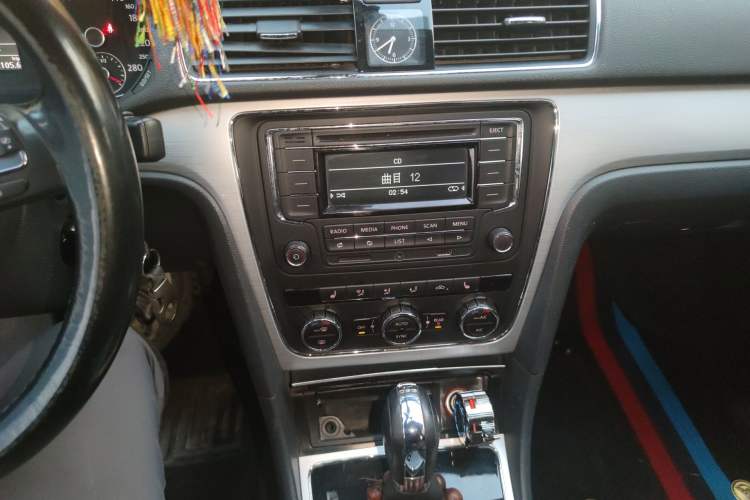 Used Volkswagen Passat 2015 1.4TSI DSG Prestige Edition Audio And AC Panel