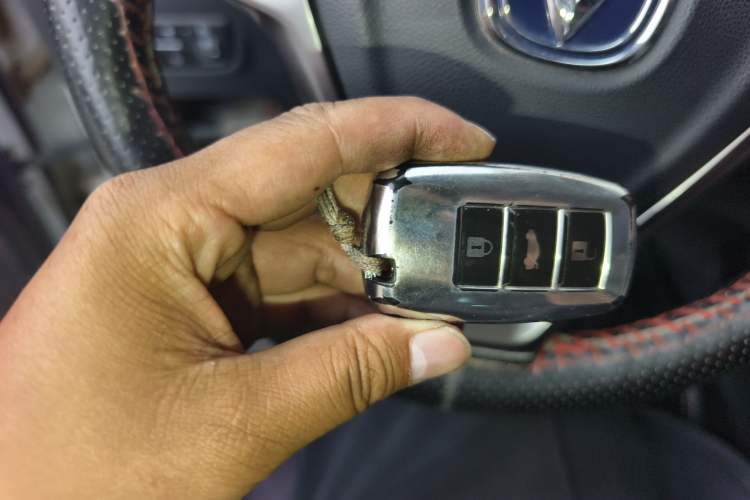 Used CHANGAN CS75 2016 2.0L Manual Luxury Version China V Standard Vehicle Key