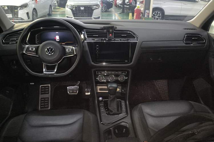 Used Volkswagen Tiguan L 2021 330TSI Automatic Two-Wheel Drive R-Line Enhanced Edition
