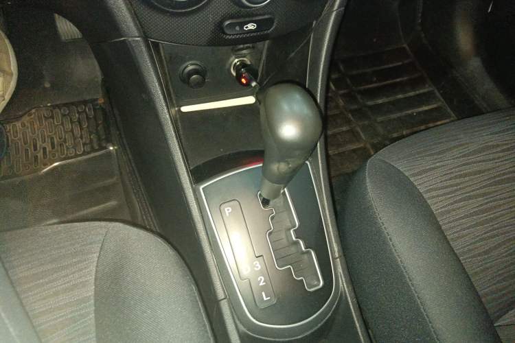 Used Hyundai Verna Ray 2014 1.4L Automatic GLX
