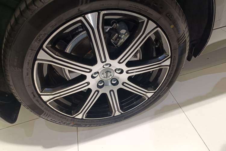 Used Volvo XC60 New Energy 2021 T8 e-Drive Hybrid Luxury Edition