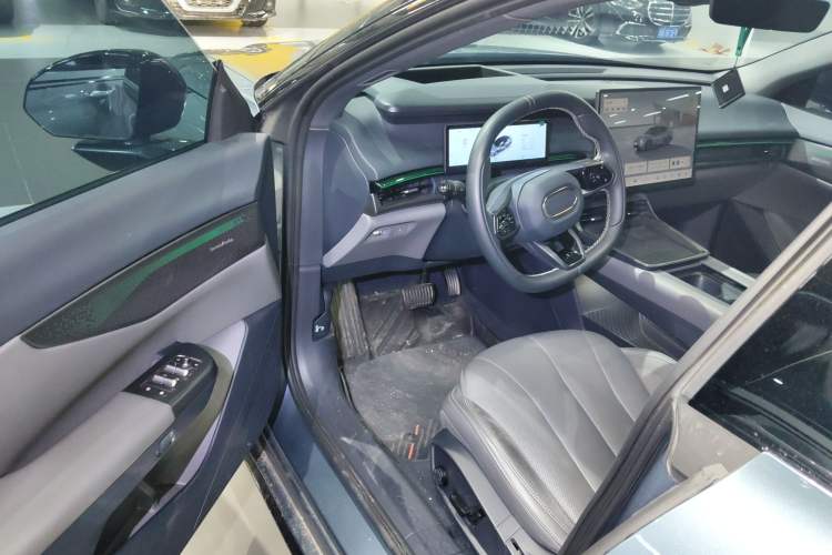 Used Lynk & Co 07 2024 EM-P 126 Long-Range Ultra