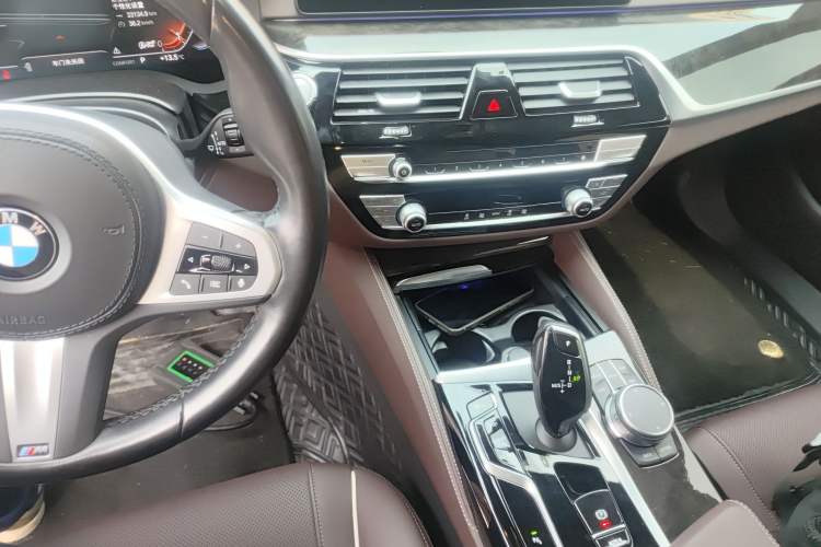 Used BMW 5 Series 2022 Second Facelift 525Li M Sport Package
