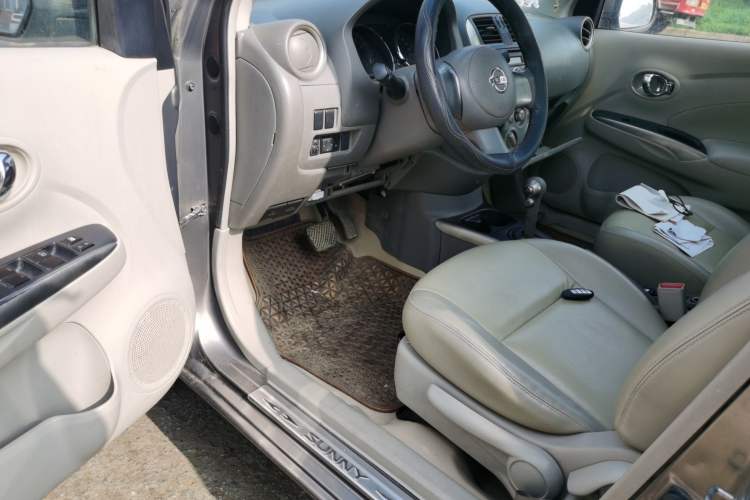 Used Nissan Sunny 2011 1.5XL CVT Luxury Edition Driver Seat