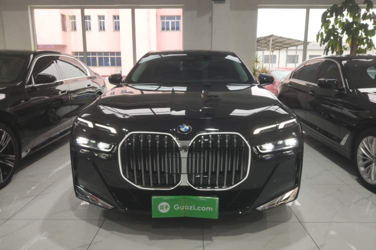 Used BMW 7 Series 2023 735Li M Sport Package Front