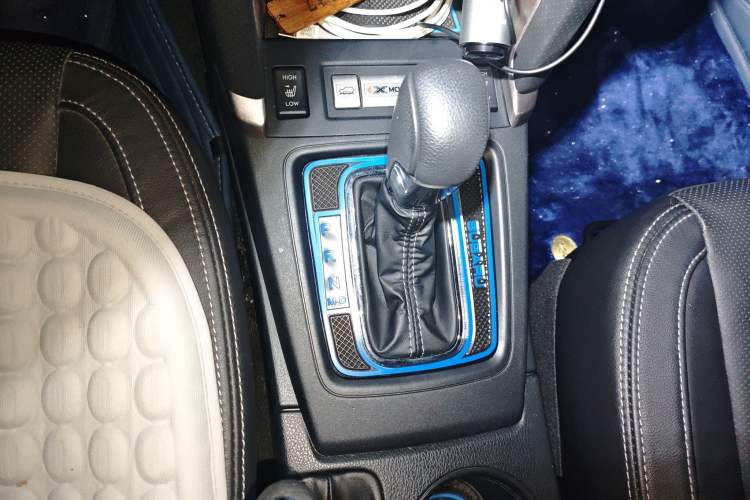 Used Subaru Forester 2018 2.0i Fashion Navigation Edition Gear Lever