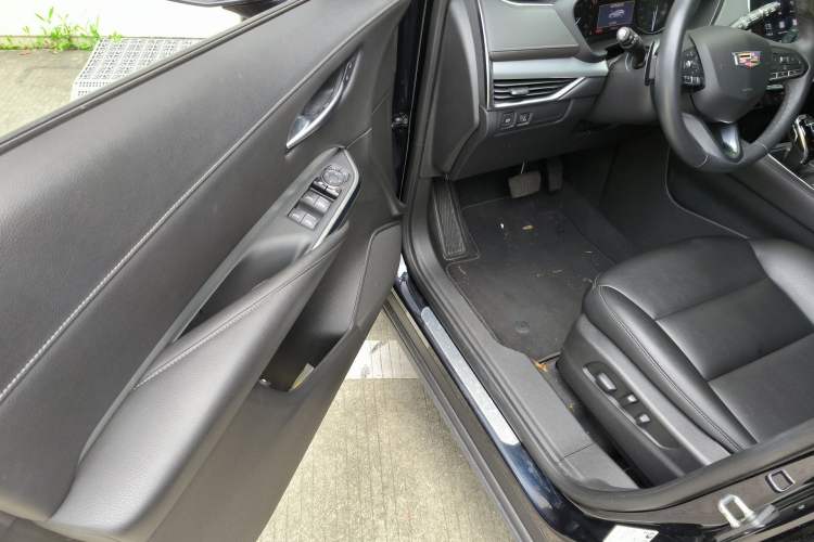 Used Cadillac XT4 2021 28T Two-Wheel Drive Leading Version Driver Seat