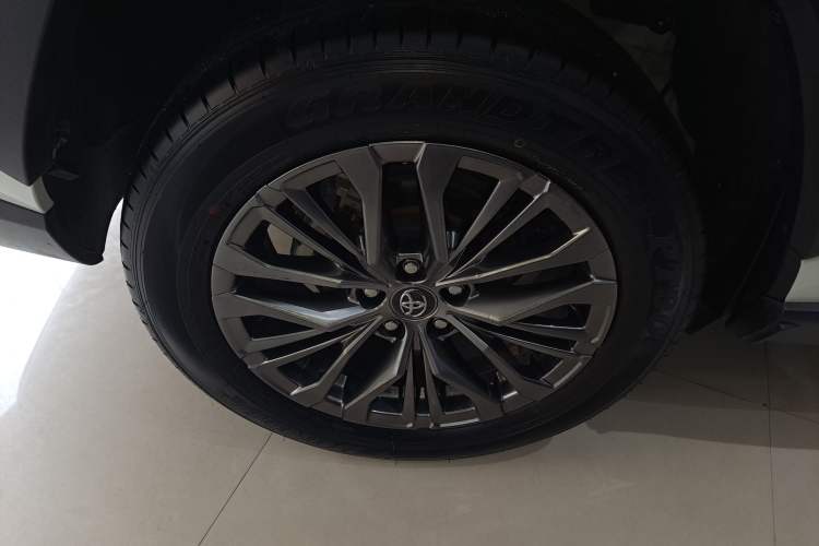 Used Toyota Wildlander 2023 2.0L CVT Four-Wheel Drive Luxury PLUS Edition
