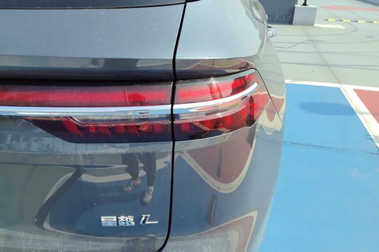 Used Geely Auto Monjaro L 2021 2.0TD DCT EVO Two-Wheel Drive Smart Luxury Version Right Rear Taillight