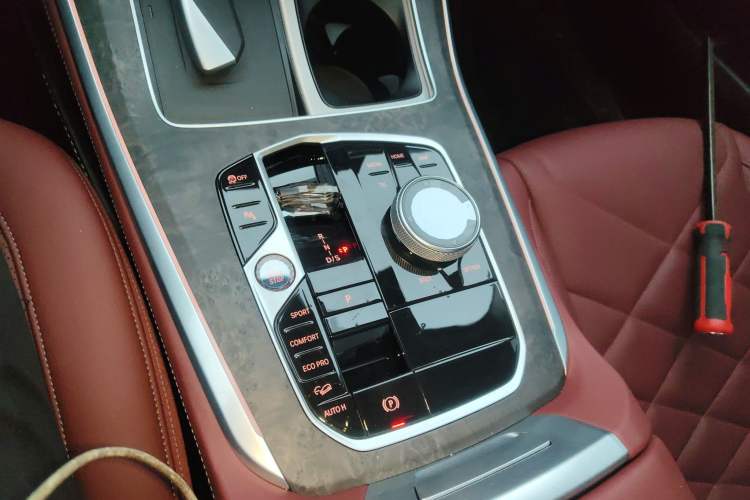 Used BMW X5 2023 xDrive 30Li Luxury M Sport Package Gear Lever