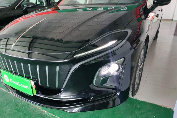 Used Hongqi E-QM5 2022 431 km Charge & Enjoy Edition