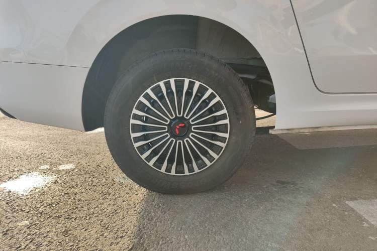 Used Wuling Hongguang New Energy 2025 Extended-Range Hybrid 50 km Standard Version