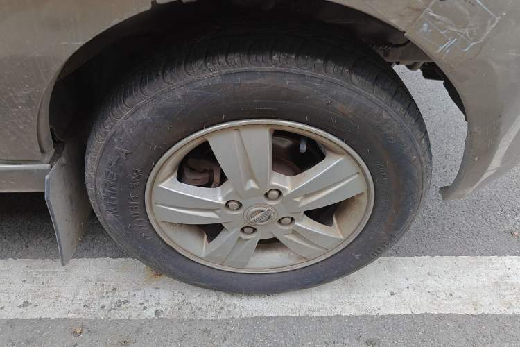 Used Jinbei New Hiace X30L 2016 1.5L Business Edition DLCG14 Right Front Wheel Hub