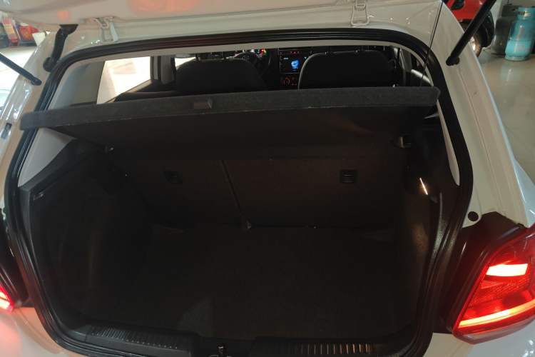 Used Volkswagen Polo 2018 1.5L Automatic Enjoyment Model
