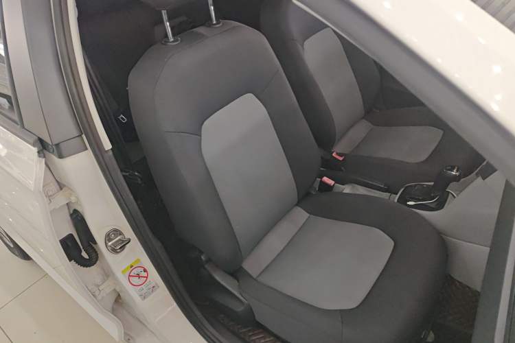 Used Skoda Rapid 2015 1.6L Automatic Enjoyment Selection Model Right Front Seat