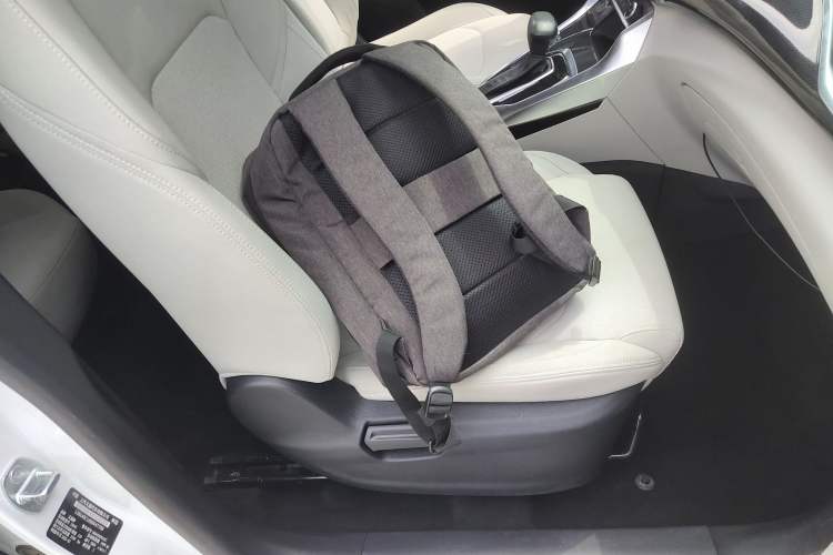 Used SAIC MAXUS G50 2022 1.5T Automatic Comfort Touring A Right Front Seat