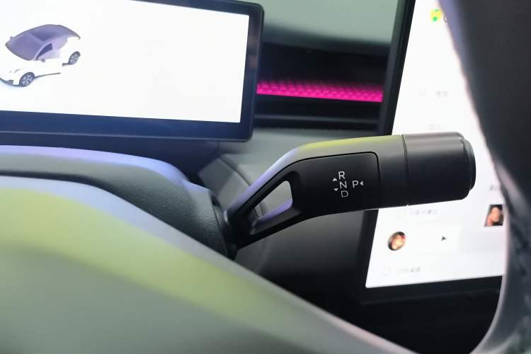 Used Lynk & Co Z20 2025 530 km Range Rear-Wheel Drive Pro