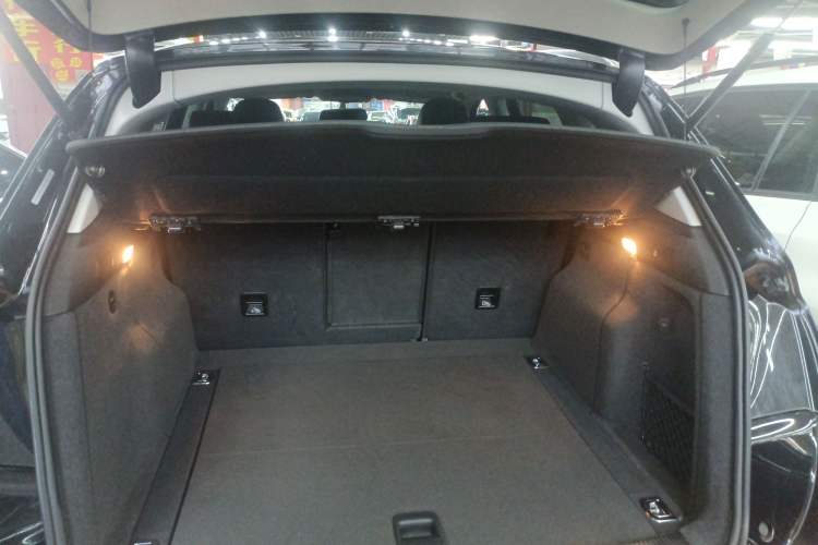 Used Audi Q5 2017 Plus 40 TFSI Ambition Model
