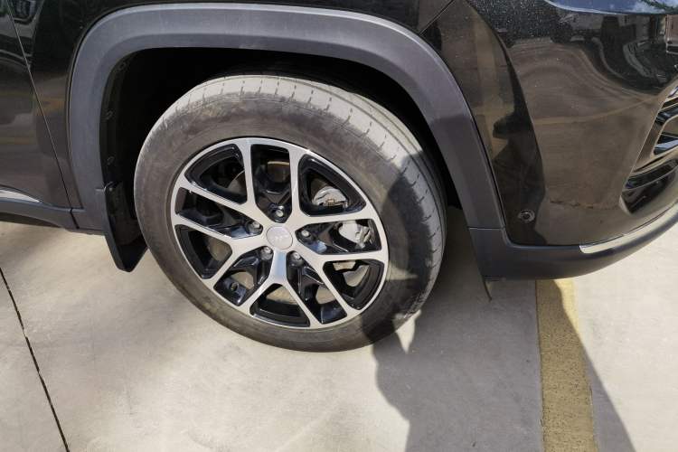 Used Jeep Grand Commander 2022 2.0T Four-Wheel Drive Luxury Edition Right Front Wheel Hub