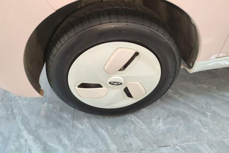 Used Chery QQ Ice Cream 2022 120km Conical Shape Lithium Iron Phosphate Left Front Wheel Hub