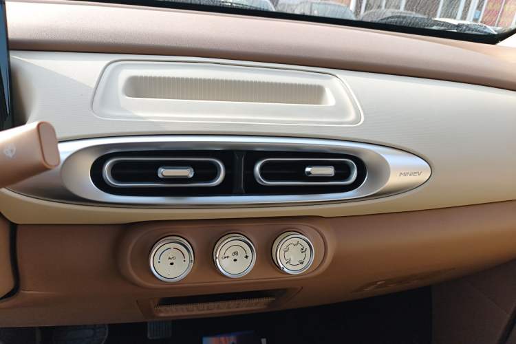 Used Wuling Hongguang MINIEV 2025 Four-Door Version Advanced Edition
