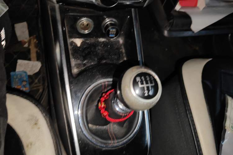 Used Zotye Domy X5 2016 1.5T Manual Elite 7-Seater China IV Standard Gear Lever