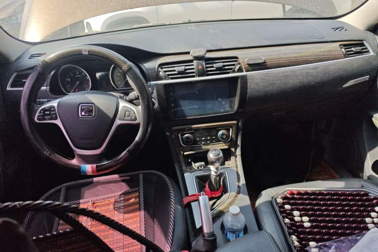 Used Zotye T600 2016 1.5T Manual Luxury Edition Center Console