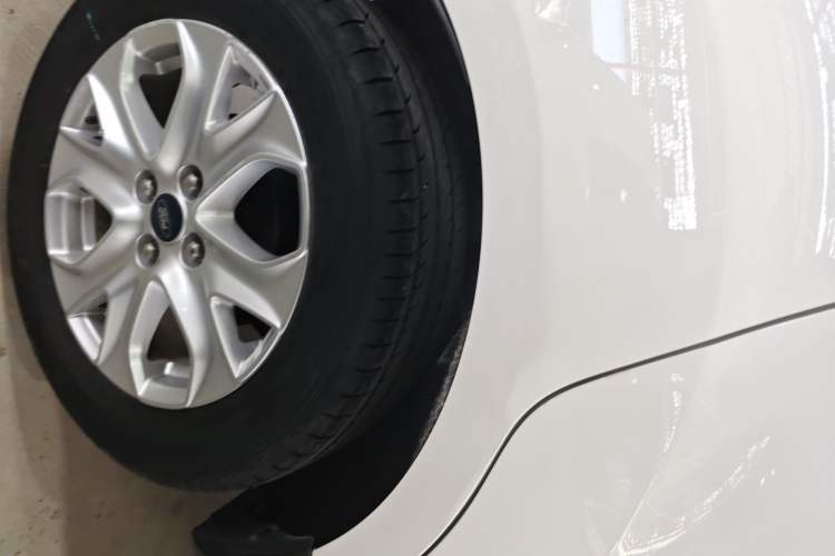 Used Ford EcoSport 2013 1.5L Automatic Fashion Model