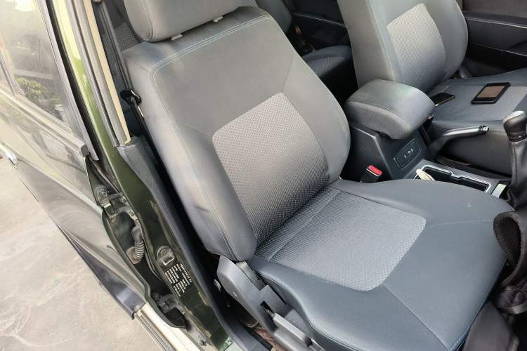 Used Leopaard Q6 2015 2.4L Manual 4x4 Excellence Edition