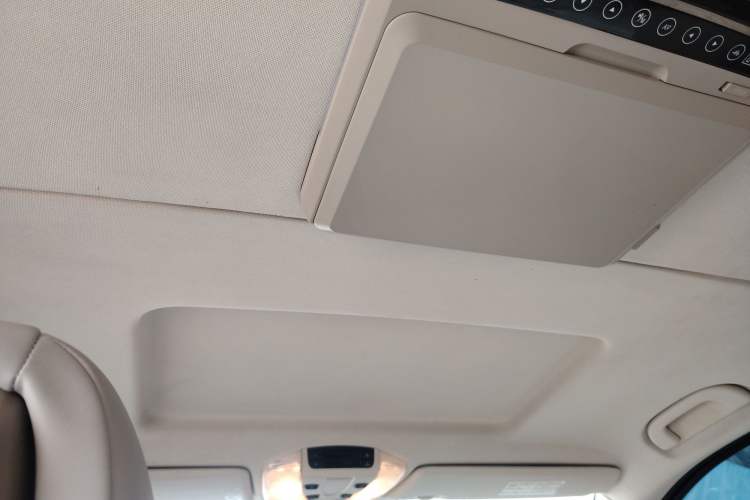 Used Mercedes-Benz Viano 2013 3.0L Comfort Edition
