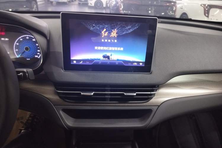 Used Hongqi E-QM5 2023 Revised Version Basic Travel Edition Audio And AC Panel