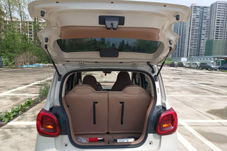 Used Wuling Hongguang MINIEV 2025 Four-Door Version Advanced Edition Trunk