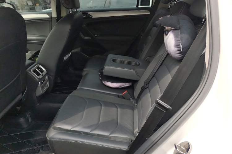 Used Volkswagen Tiguan L 2018 280TSI Automatic Two-Wheel Drive Comfort Edition Left Rear Seat