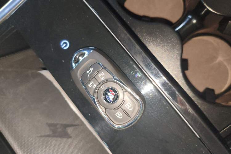 Used Buick GL8 2023 ES Lu Zun Luxury Edition and Yue Version Interior 1