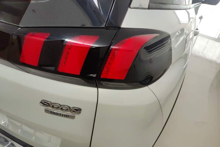 Used Peugeot 5008 2017 380THP 7-Seater Elite Edition