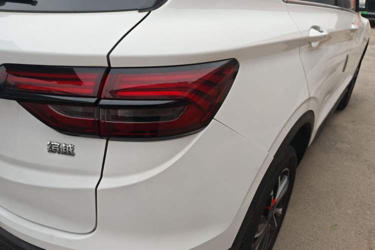 Used Geely Auto Coolray 2023 1.5T DCT Platinum Edition Exterior 3