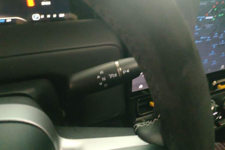 Used iCAR V23 2025 401 Two-Wheel Drive Intelligent Driving Version Gear Lever