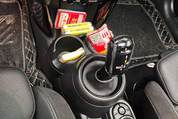 Used MINI MINI 2023 Updated 2.0T COOPER S Artist