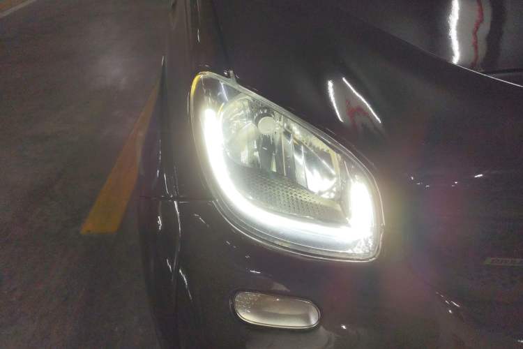 Used smart fortwo 2015 1.0L 52 kW hardtop Dynamic version
