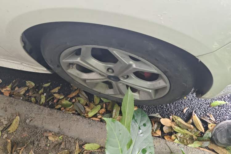 Used Ford Focus 2012 Hatchback 2.0L Manual Luxury Sport Model Right Front Wheel Hub