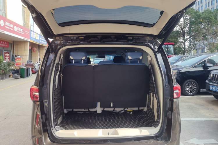 Used Buick GL8 2021 Land Cruiser Executive Class 652T Luxury Model
