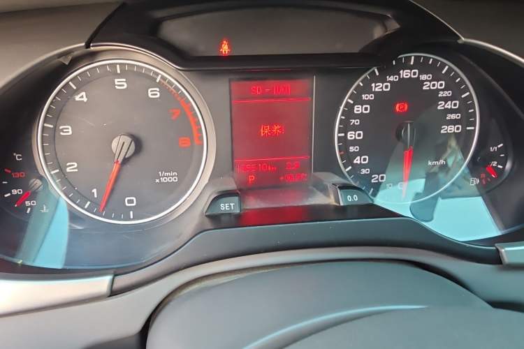 Used Audi A4L 2011 2.0 TFSI Comfort Model Odometer Close Up