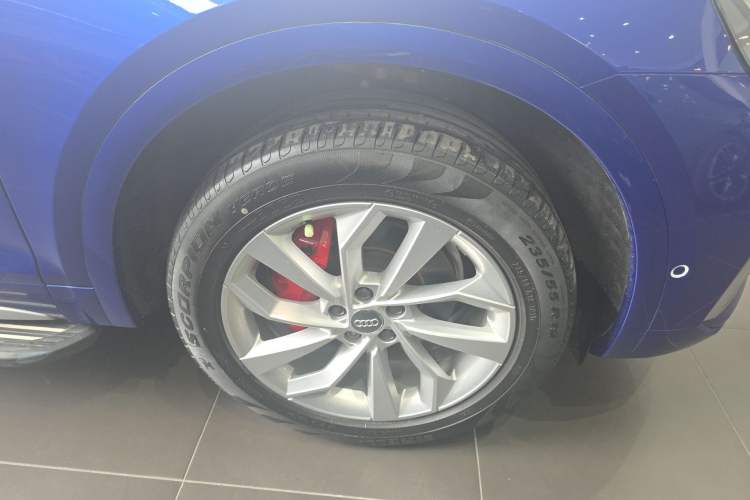 Used Audi Q5L 2021 40 TFSI Luxury Dynamic Edition Right Front Wheel Hub