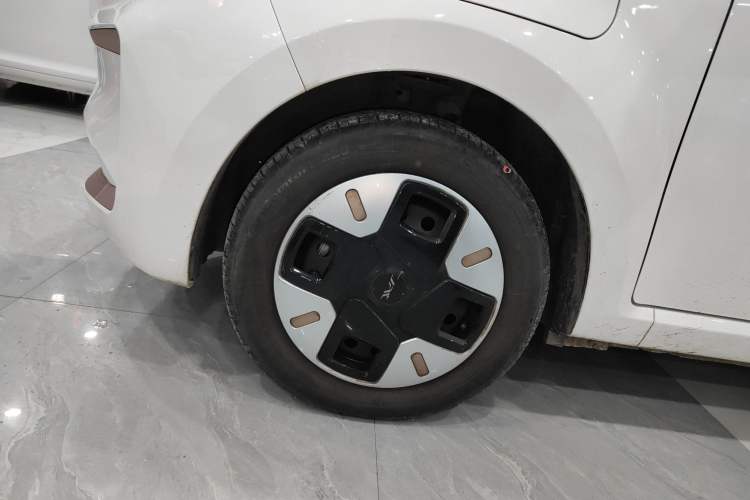 Used JAC Yiwei E10X 2024 Charming Edition 301km Lite Left Front Wheel Hub