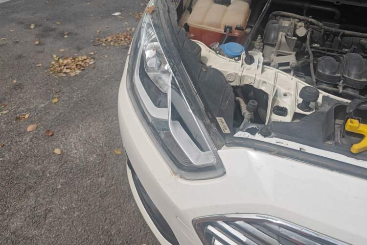 Used Ford Escort 2015 1.5L Manual Comfort Model
