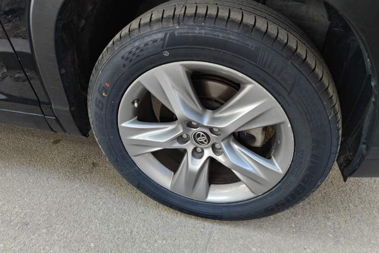 Used Toyota Highlander 2018 2.0T Four-Wheel Drive Luxury Edition 7 Seats China V Emission Standard
