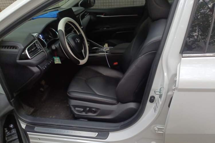 Used Toyota Camry 2021 2.0G Luxury Edition Left Front Seat