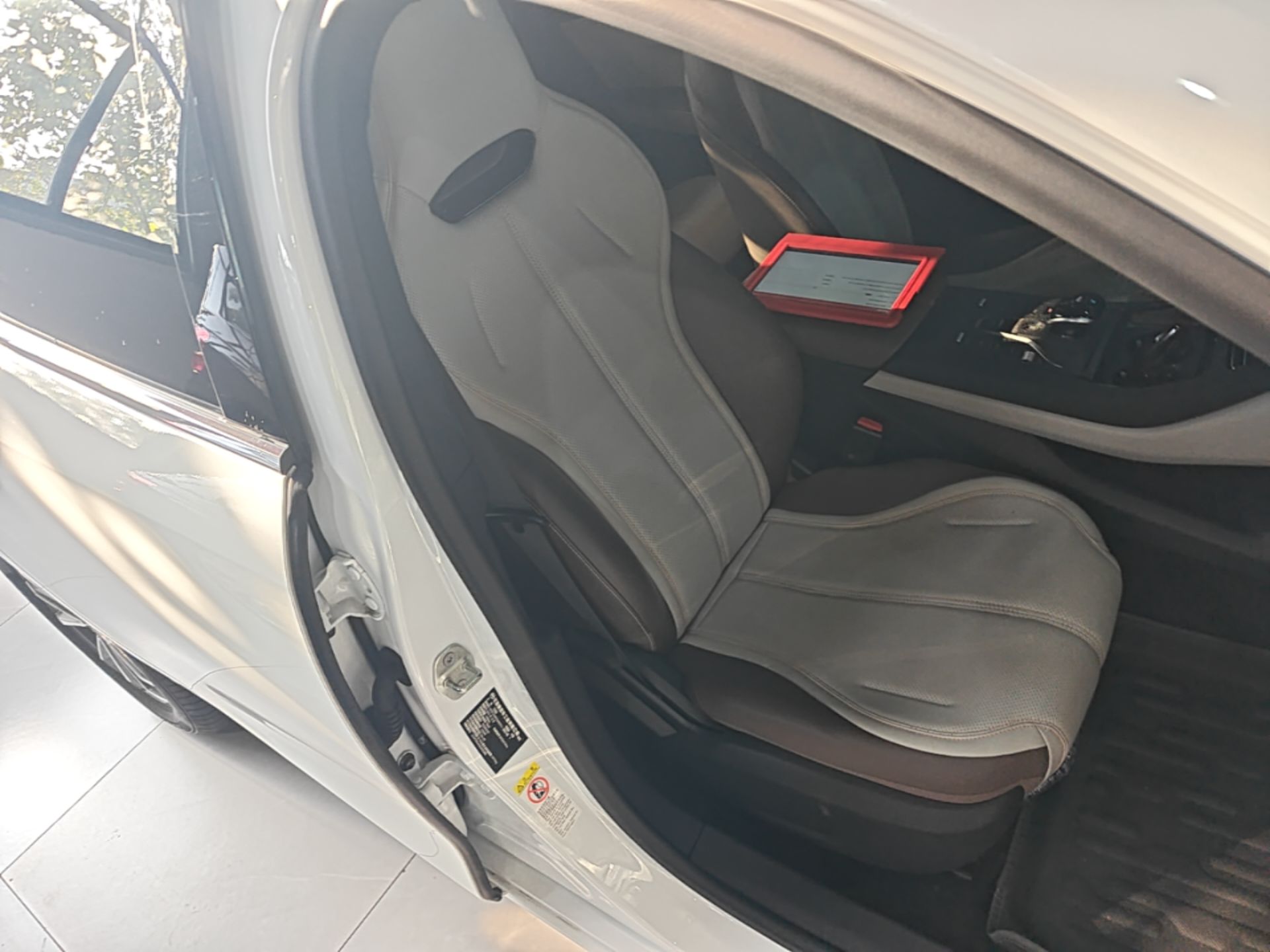 BYD Qin PLUS 2024 HONOR Edition DM-i 55KM Leading Model — снимка 19