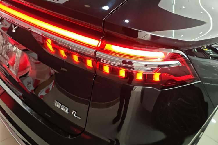 Used Geely Auto Monjaro L 2024 2.0TD DCT EVO Two-Wheel Drive Long-Range Version Right Rear Taillight